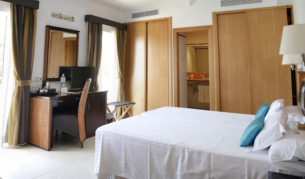 Hotel Apartamentos Cala Santanyi Ngoại thất bức ảnh