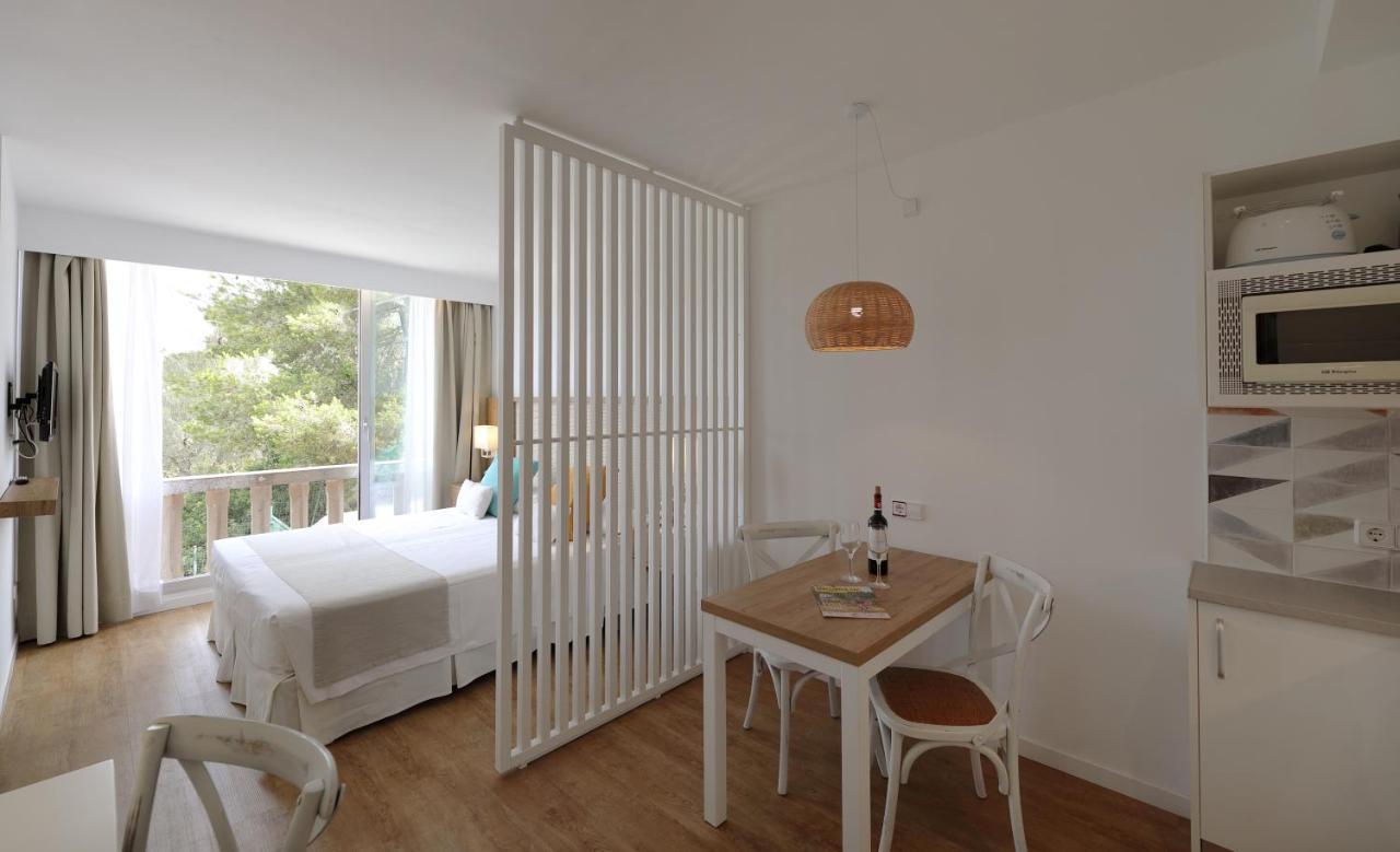 Hotel Apartamentos Cala Santanyi Ngoại thất bức ảnh