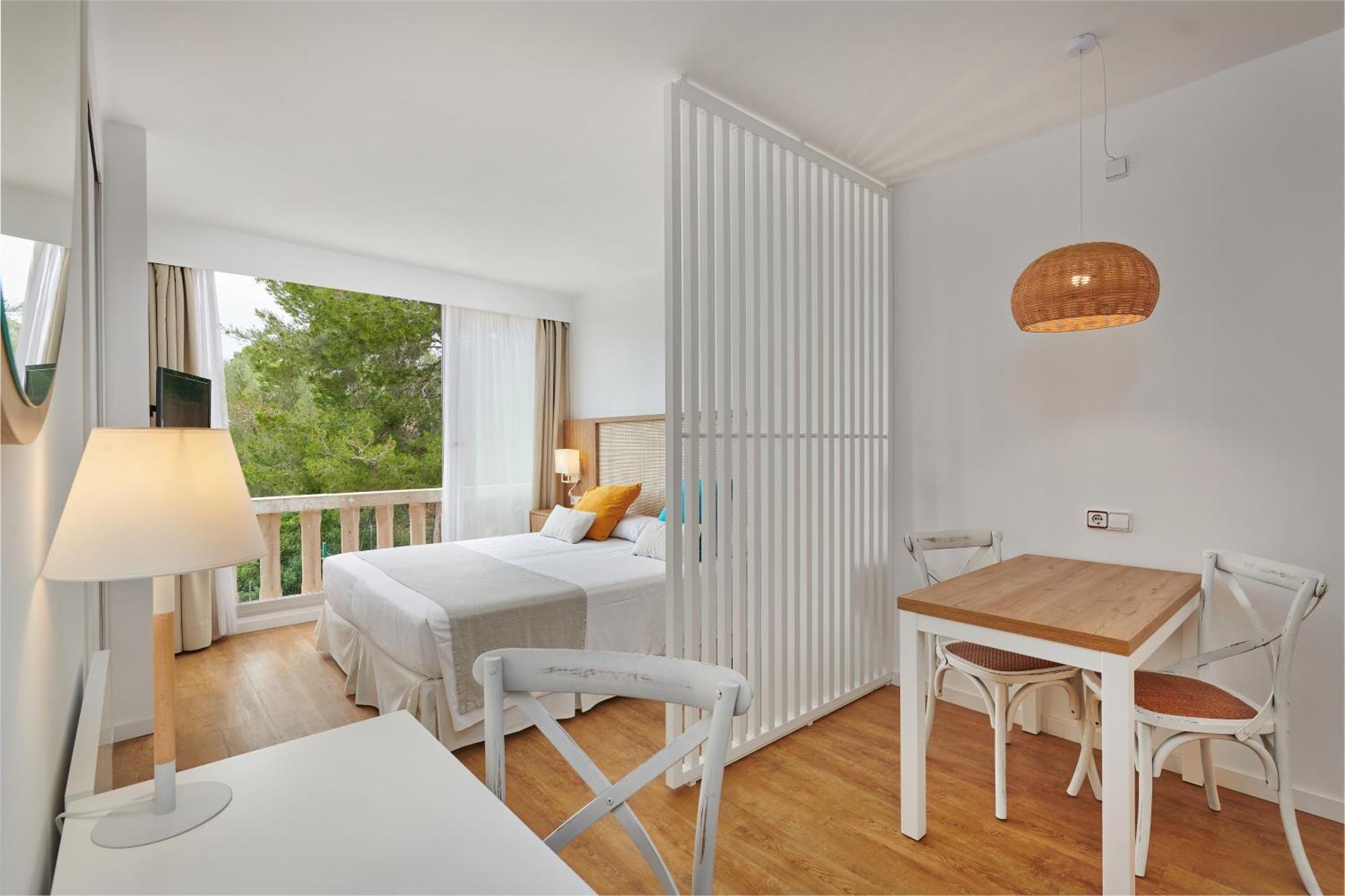 Hotel Apartamentos Cala Santanyi Ngoại thất bức ảnh