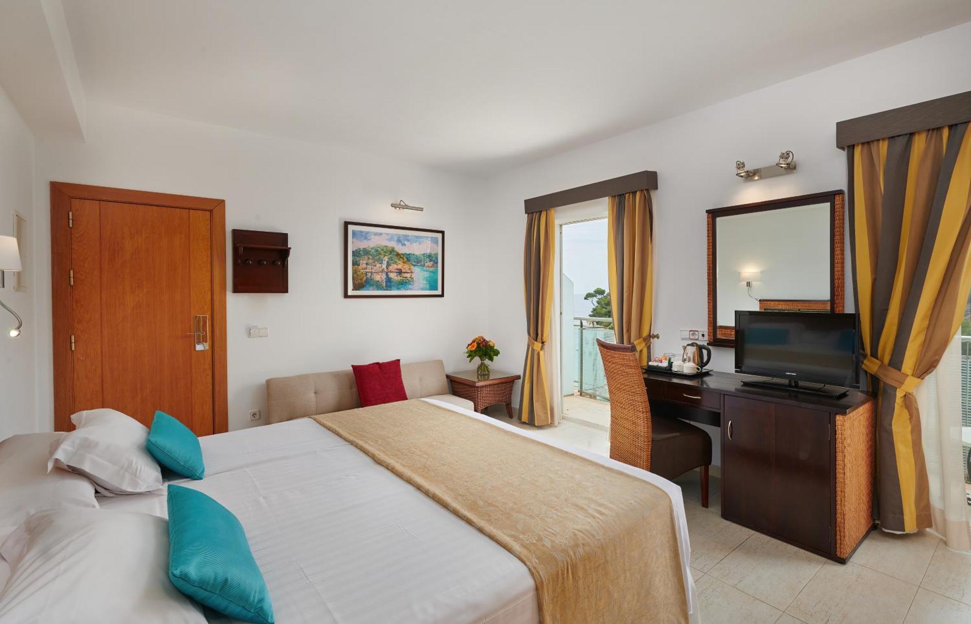 Hotel Apartamentos Cala Santanyi Ngoại thất bức ảnh