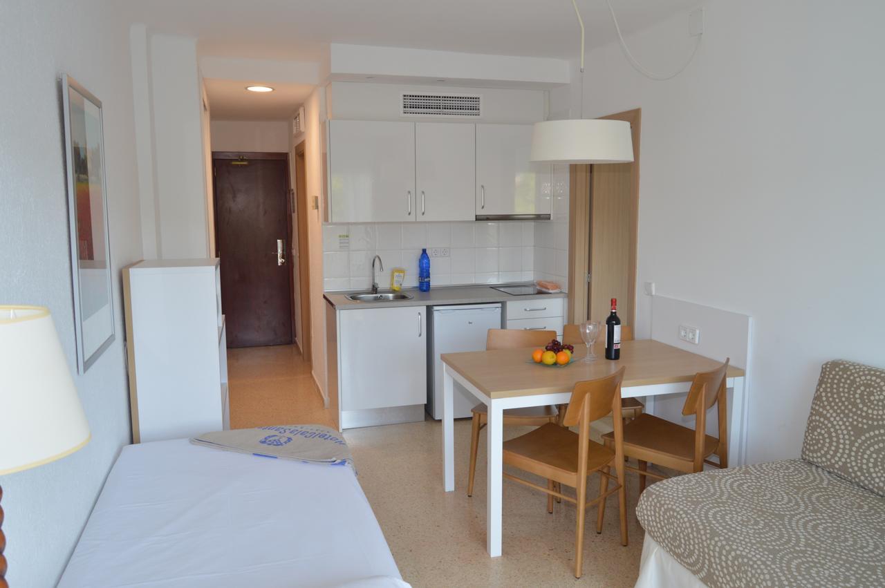 Hotel Apartamentos Cala Santanyi Ngoại thất bức ảnh
